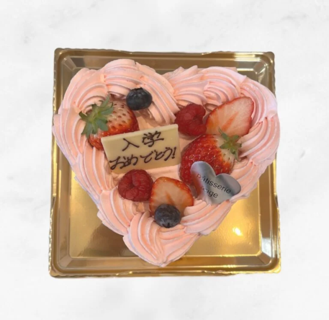 ハートピンクケーキ